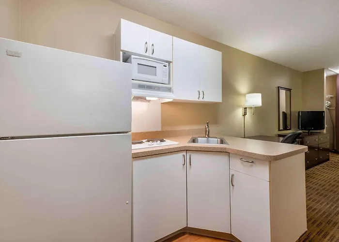 Extended America Select - - North Hotel Peoria